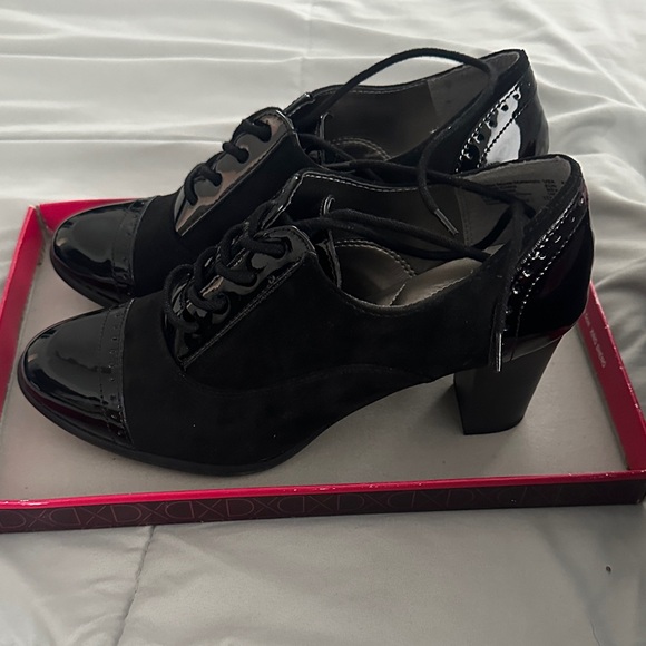 Dexflex Comfort Black Glossy Lace-Up heels - Picture 2 of 7